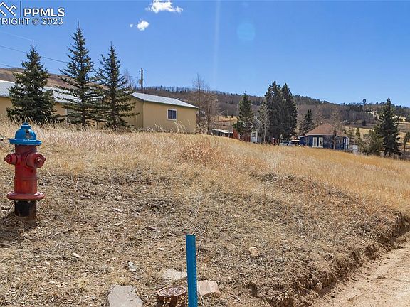 2nd image of 527 E Eaton Ave