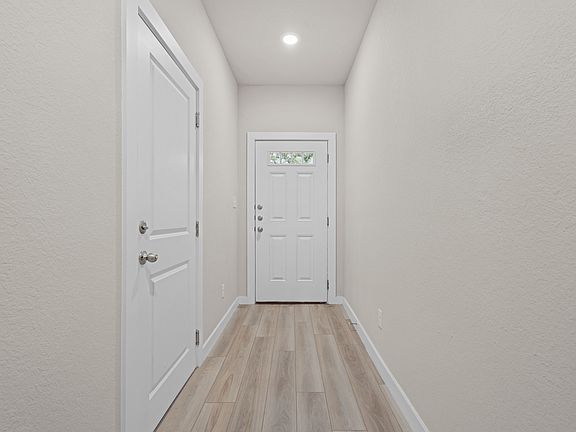 5th image of 21543 Sir Walter Ln