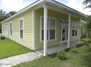 130 Earle Taylor Ln, Ocean Springs, MS 39564