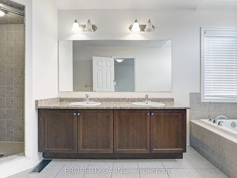 41 Spruce Pine Cres — Photo 22