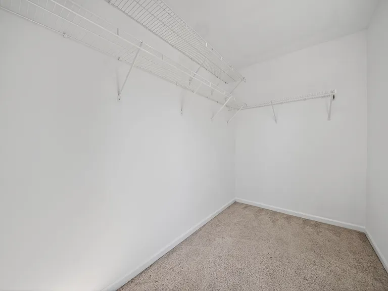 2321 Hudson Cir #2321 — Photo 2