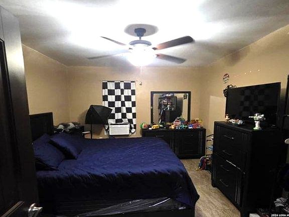 5th image of 899 Austin