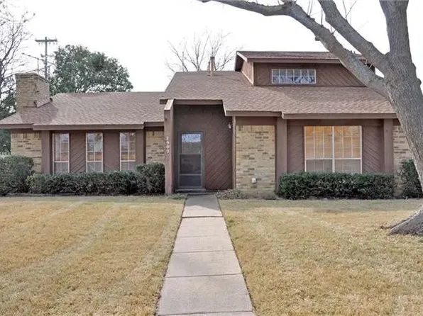 2902 Meadow Park Dr, Garland, TX 75040