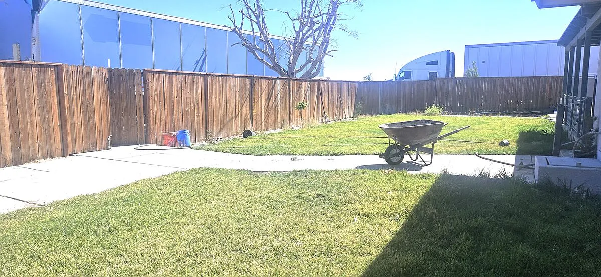 3 bed, 2.0 bath, 1332 sqft, $2,900 — Photo 4