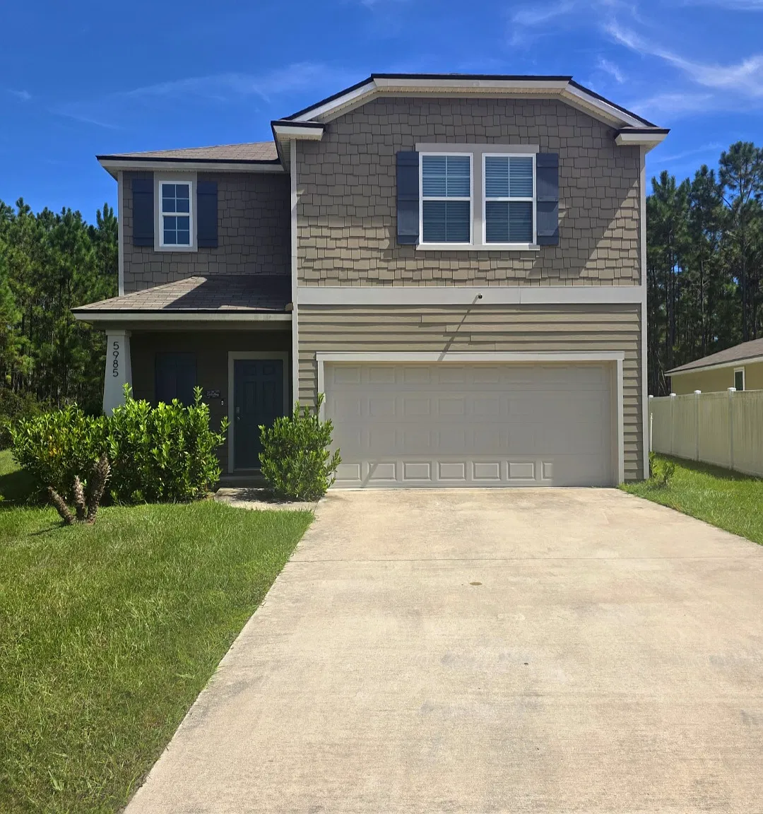 4 bed, 2.5 bath, 2206 sqft, $2,350 — Photo 1