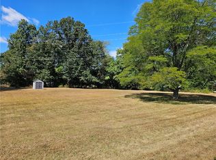 301 Granada Dr, Effingham, IL 62401