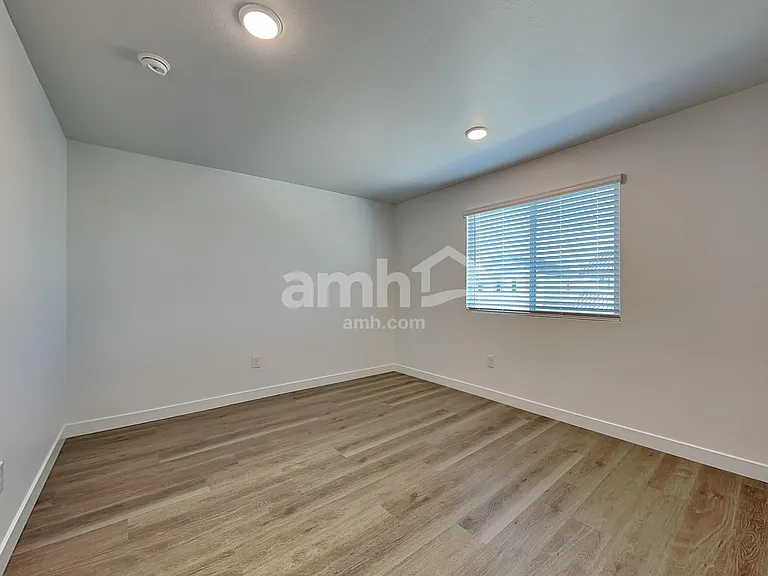 4536 S 98th Ln — Photo 18