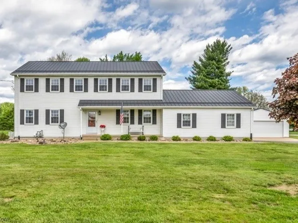5068 Bright Baldwin Rd, Newton Falls, OH 44444
