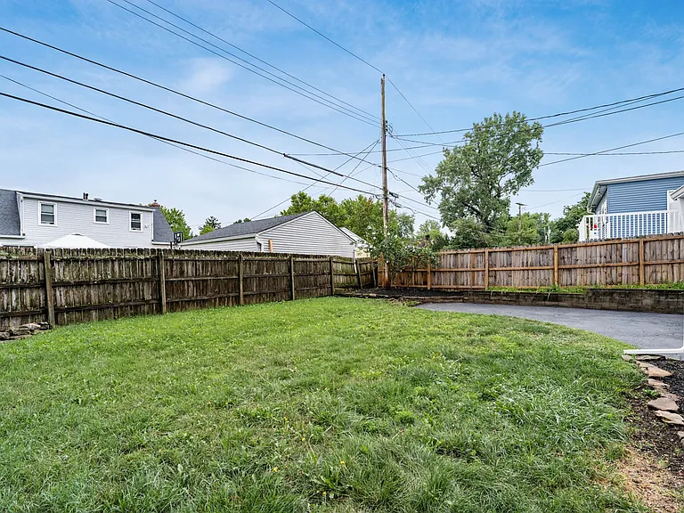 884 S Chesterfield Rd — Photo 38
