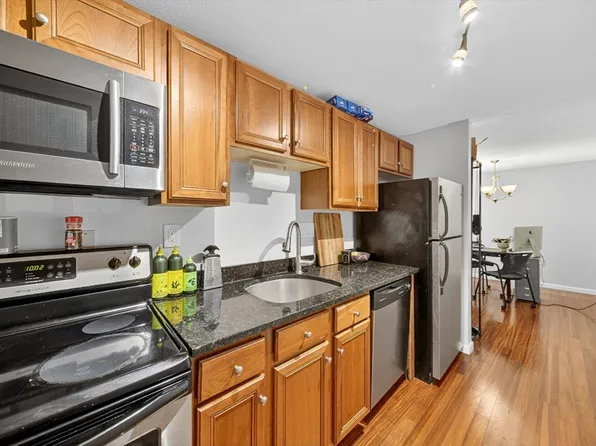 200 Manning St APT 6B, Hudson, MA 01749