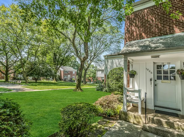 15-06 212th Street image 14 of 15