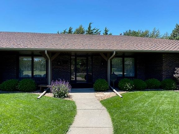 4th image of 3705 Thunderbird Dr