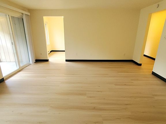 3rd image of 322 9th Ave SE APT 1