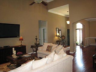 5th image of 114 Lyttleton Way