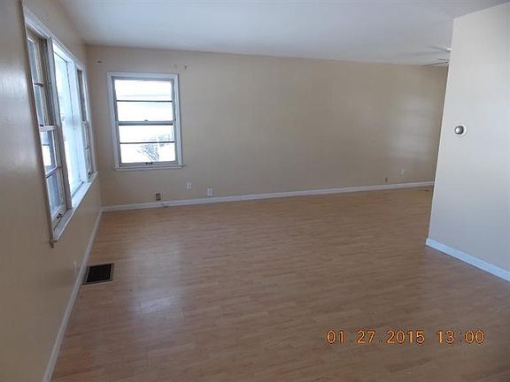 3rd image of 578 Wayne Dr