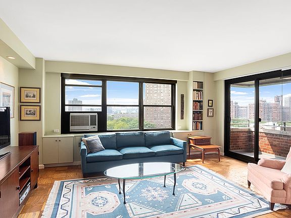 2nd image of 264 Broadway Unit A1006