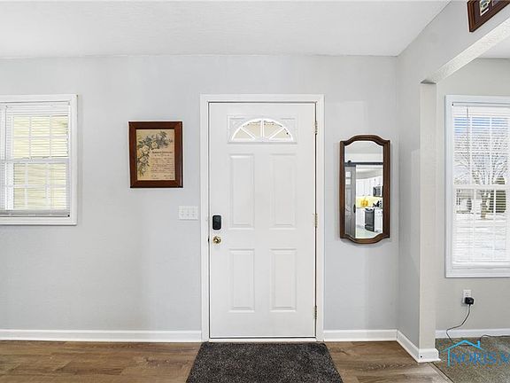 3rd image of 1392 Logan Ln