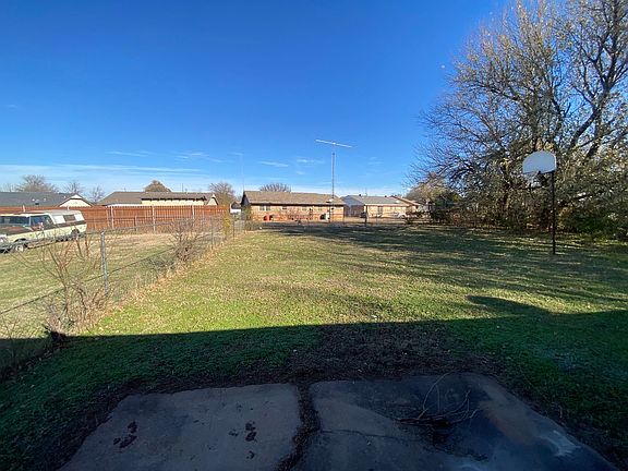 4th image of 2609 SE 46th St