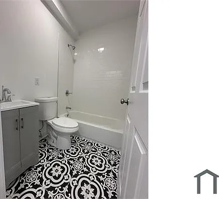 1209 N Franklin St #1 — Photo 11