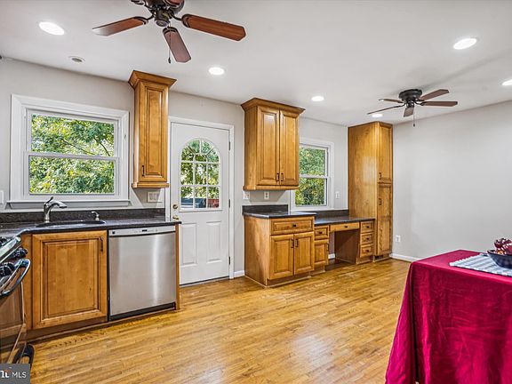 5th image of 13516 Carmel Ln