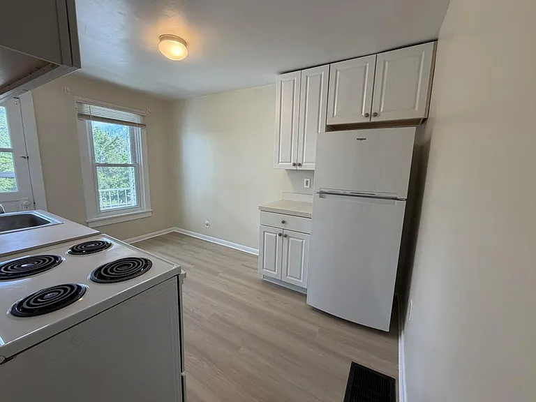 754 State Rd — Photo 5