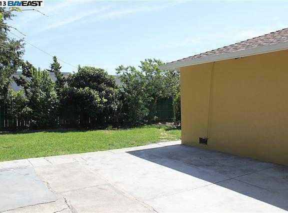 3rd image of 339 Copperfield Ave