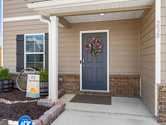 3rd image of 238 Isabella Way