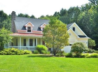 16225 Lakeside Rd, Three Oaks, MI 49129