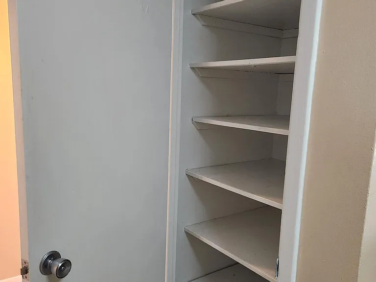 Kitchen pantry