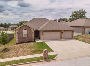 606 Sugarmill Ct, Ozark, MO 65721