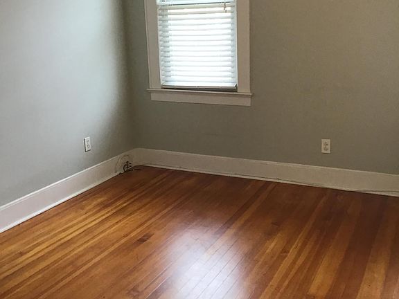 2nd image of 527 Garfield Ave