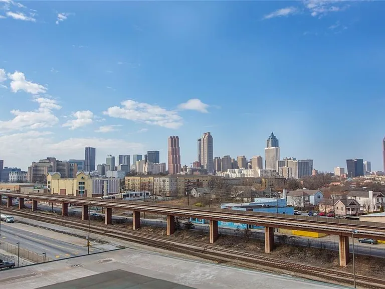 170 Boulevard SE #E221 — Photo 34