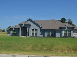 7201 Hinton Dr, Mansfield, TX 76063