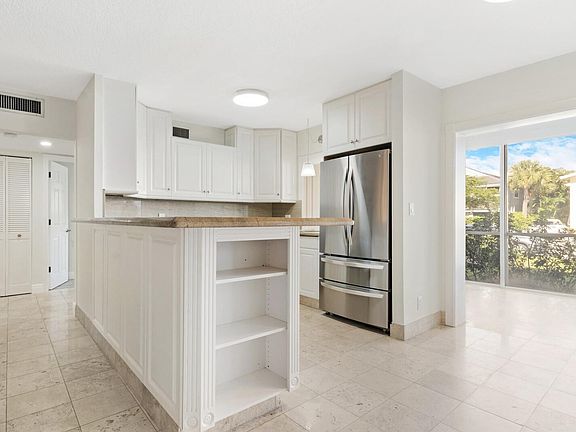 4th image of 2734 NE 27th Court #11