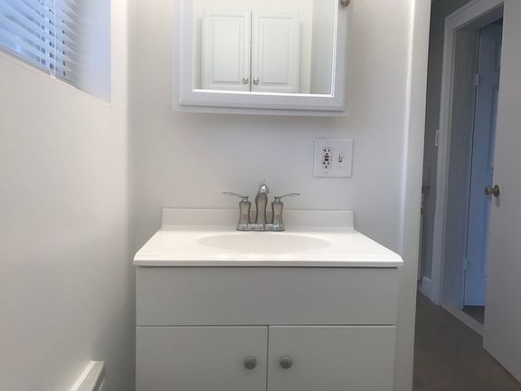 5th image of 1364 Catalpa Dr APT 1