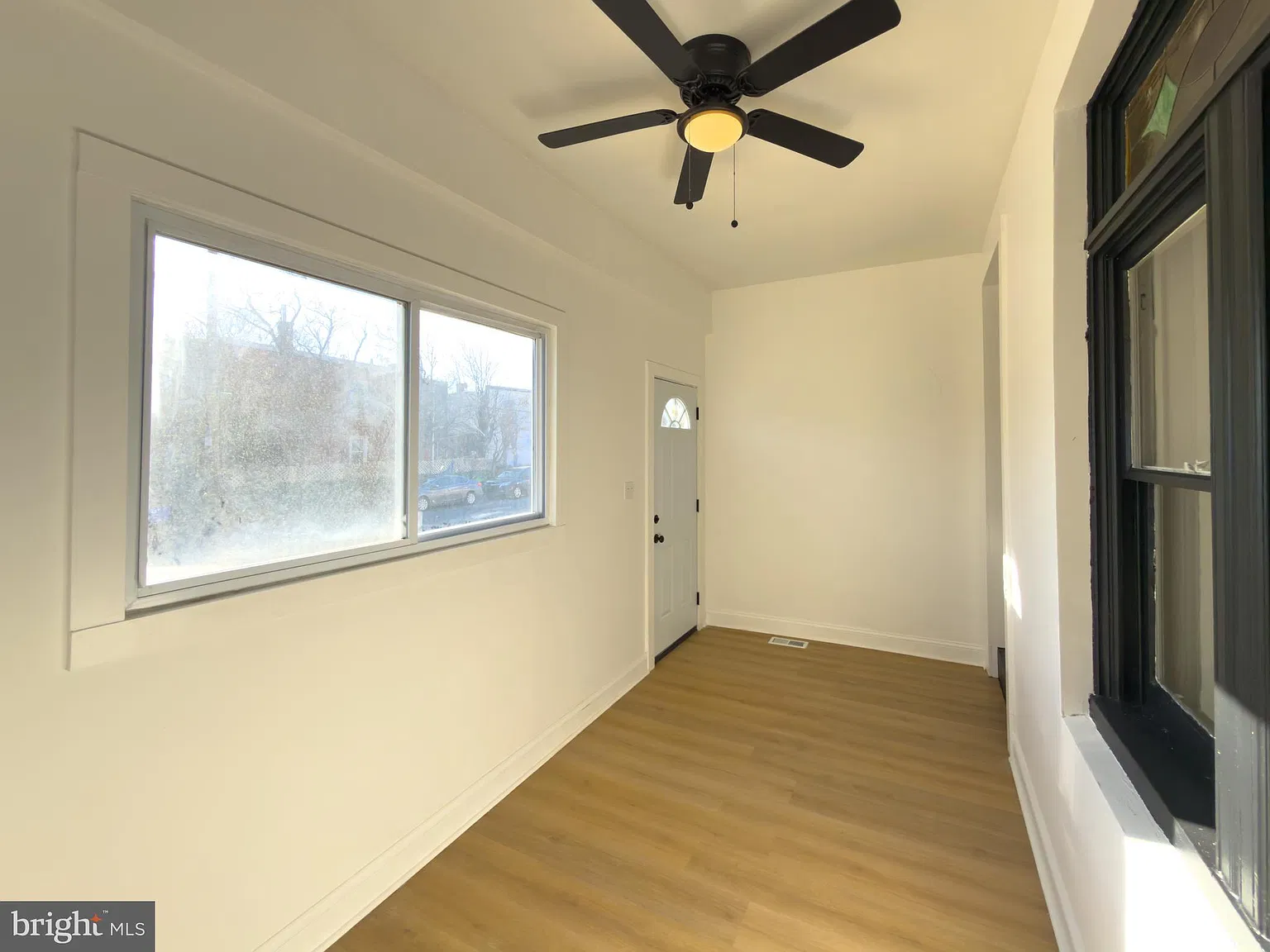 3 bed, 1.5 bath, 1374 sqft, $2,580 — Photo 4