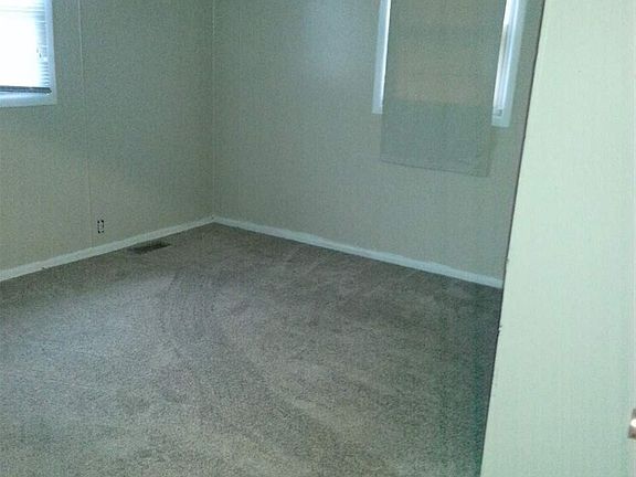 4th image of 3204 S Vine St