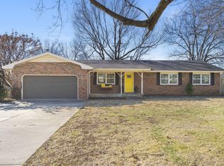 2816 E Imperial Cir, Springfield, MO 65804
