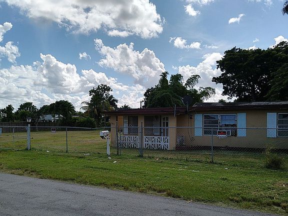 5th image of 350 SW 9th Ave