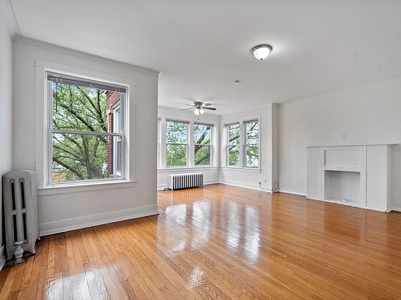 4th image of 2427 W Touhy Ave #3E