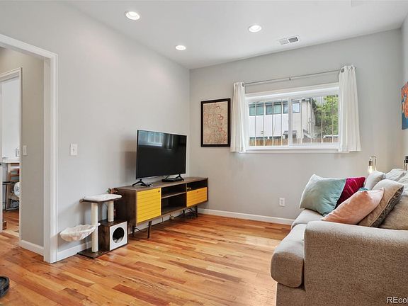 5th image of 1551 N High Street #CH