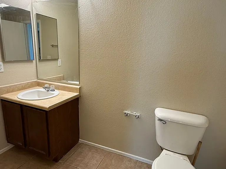 11214 W Pierce St — Photo 17