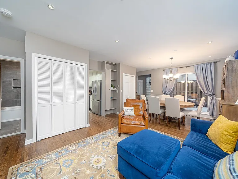 360 1st St #3 — Photo 6