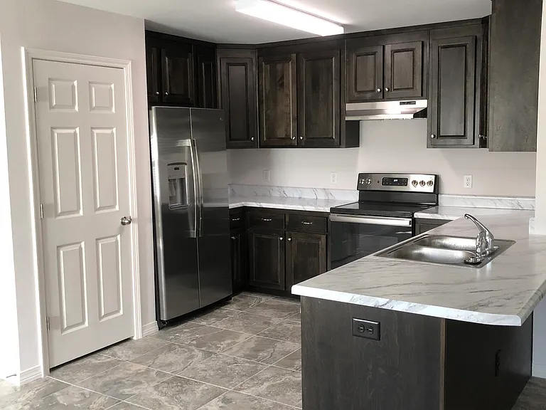 211 Deer St — Photo 2