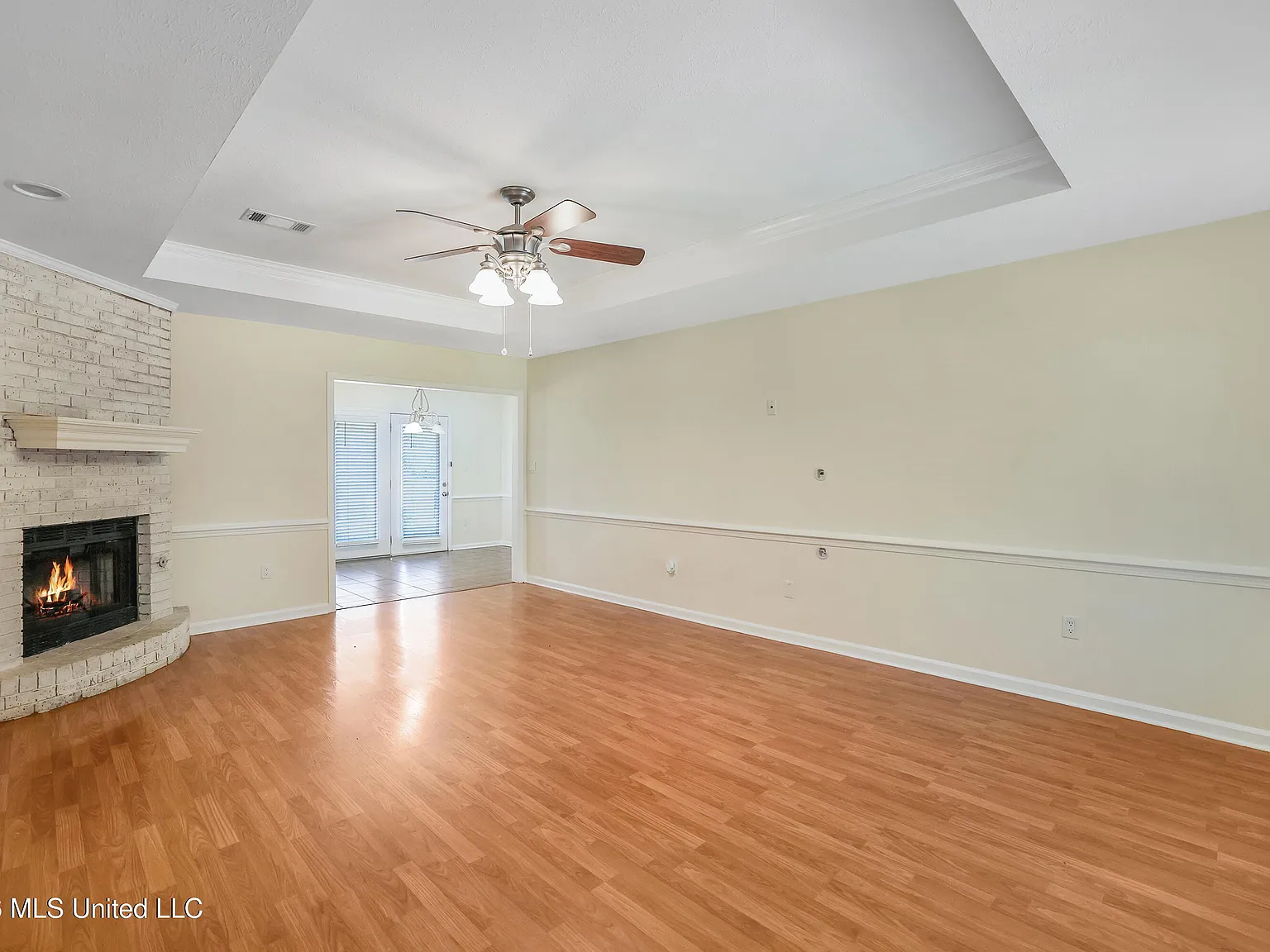 3 bed, 2.0 bath, 1370 sqft, $2,000 — Photo 4
