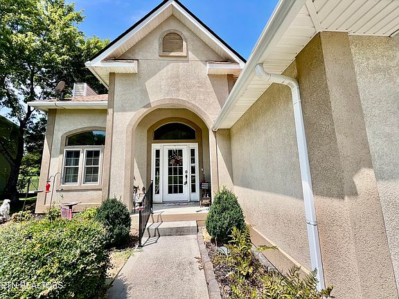 3rd image of 1255 Grenoble Dr