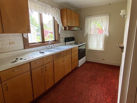 5th image of 207 E Park Ave