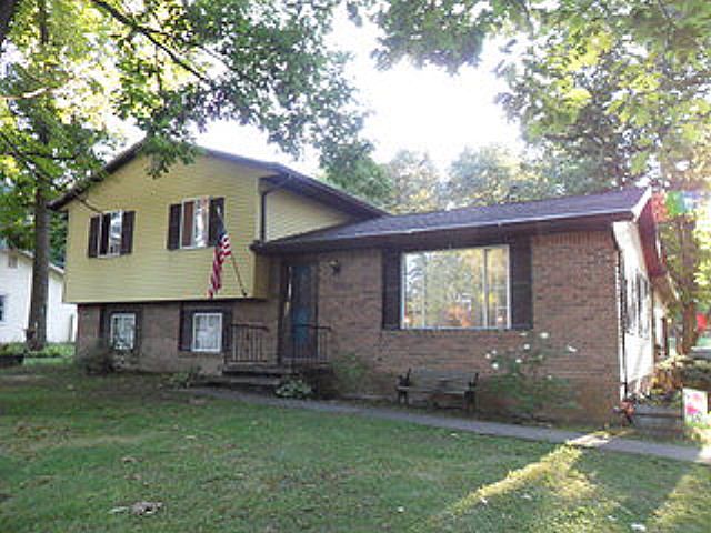 1st image of 851 Bryonaire Dr