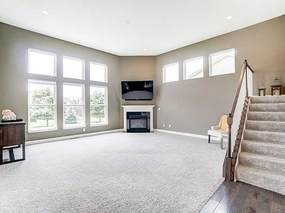 4th image of 755 Griffin Ln
