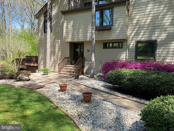 3rd image of 10900 Beckman Way